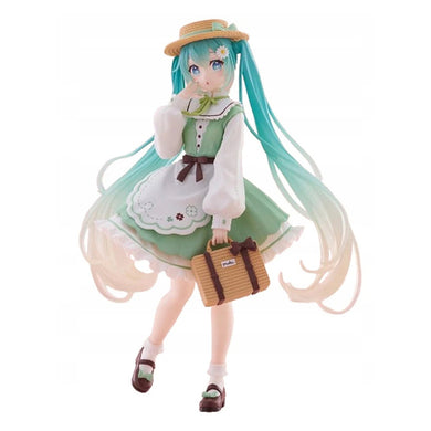 Taito USA (451808500) Hatsune Miku Figure - Fashion (Country Ver.) 840342402748